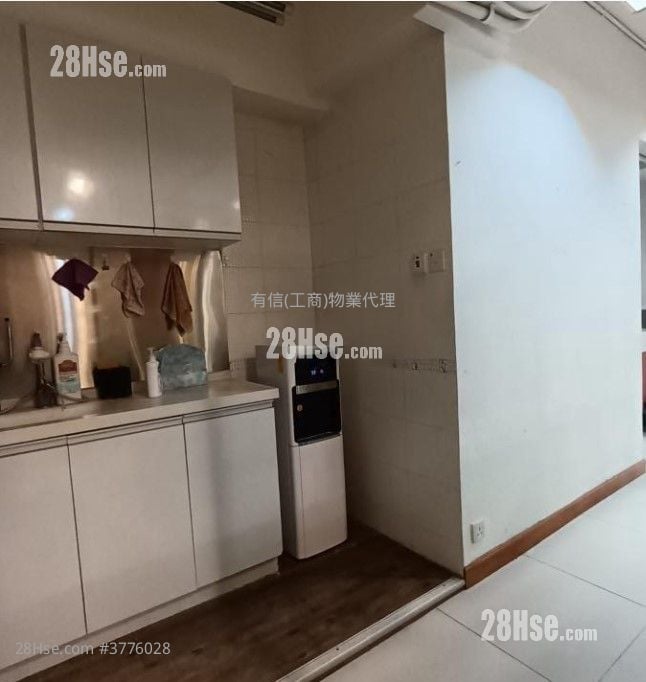 Mackenny Centre Sell