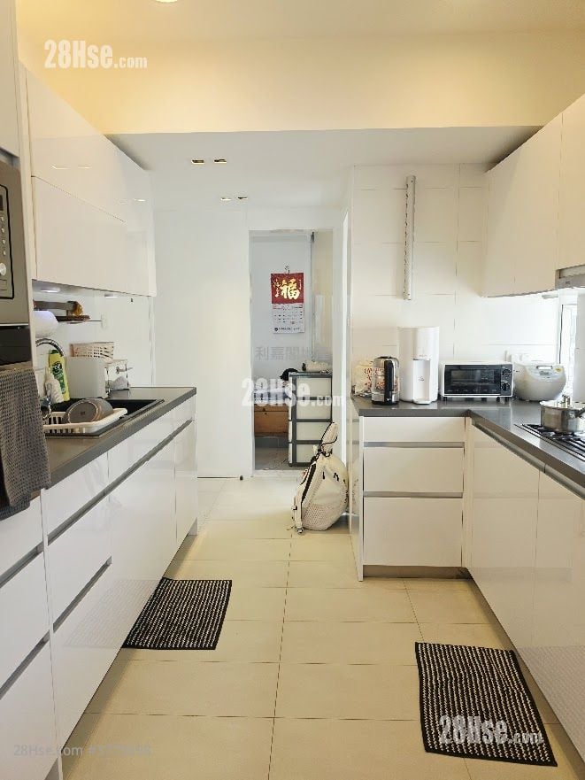 Kingsford Gardens Sell 2 Bedrooms , 3 Bathrooms 1,313 ft²