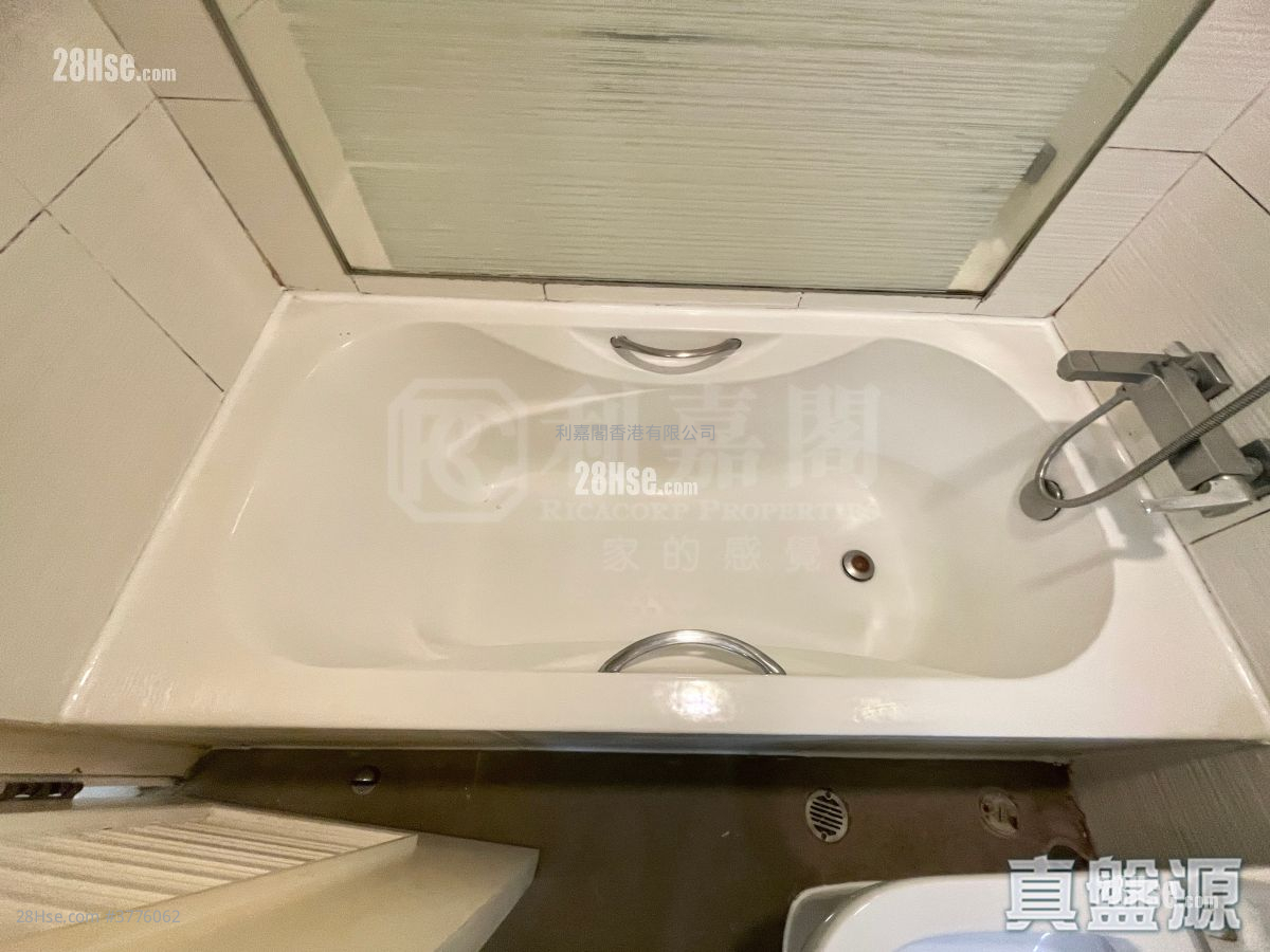 The Beaumount Sell 2 Bedrooms , 1 Bathroom 499 ft²