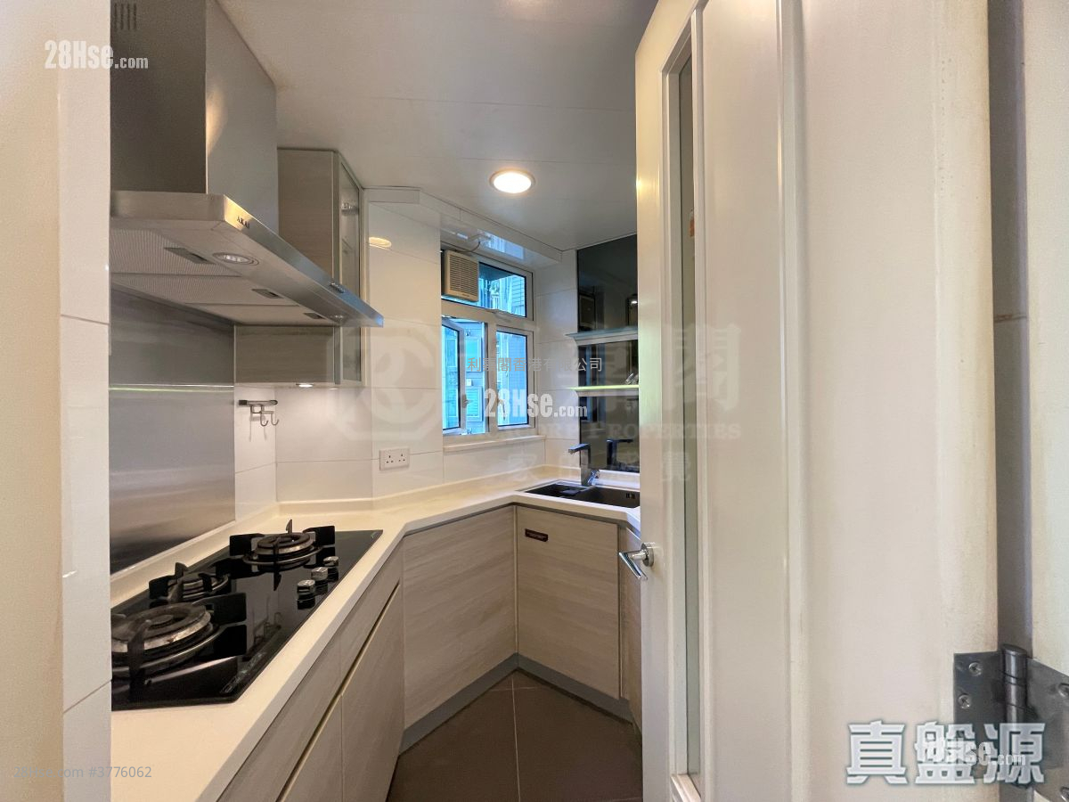 The Beaumount Sell 2 Bedrooms , 1 Bathroom 499 ft²