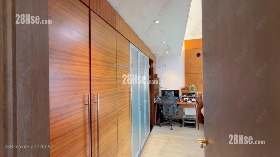 Symphony Bay Sell 3 Bedrooms 1,326 ft²