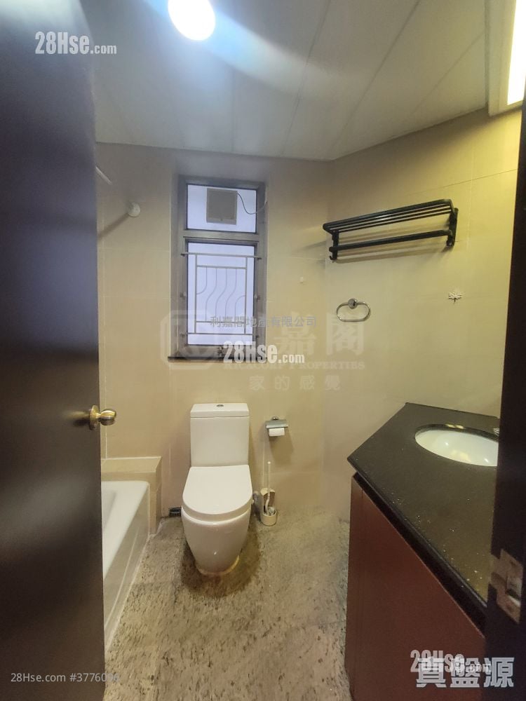 Sorrento Sell 3 Bedrooms , 2 Bathrooms 849 ft²