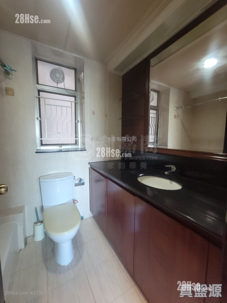 Sorrento Sell 3 Bedrooms , 2 Bathrooms 849 ft²