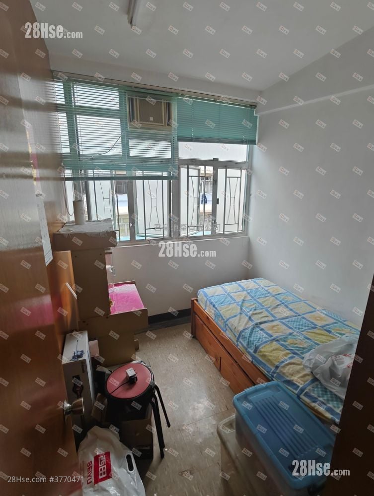 Chinese Mansion Sell 3 Bedrooms , 1 Bathroom 692 ft²