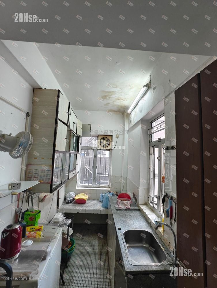 Chinese Mansion Sell 3 Bedrooms , 1 Bathroom 692 ft²
