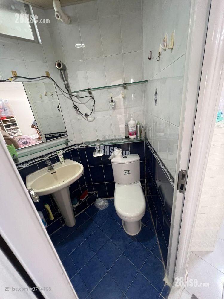 Kwong Yuen Estate Sell 2 Bedrooms , 1 Bathroom 443 ft²