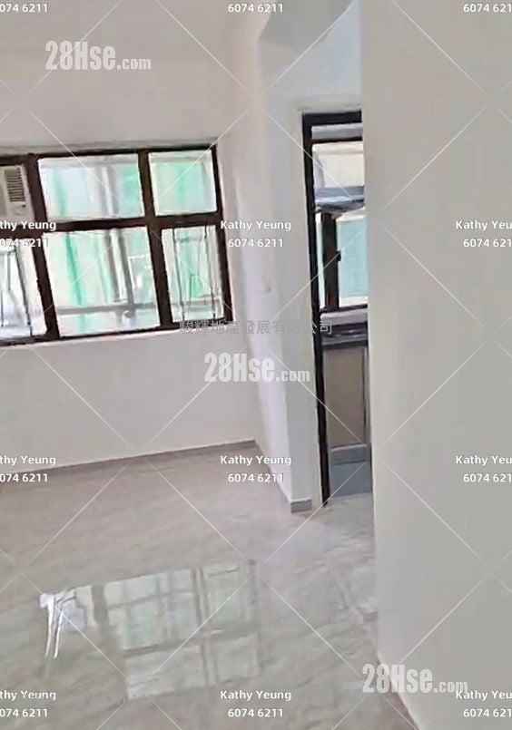 Mandarin Court Sell 2 Bedrooms , 1 Bathroom 276 ft²