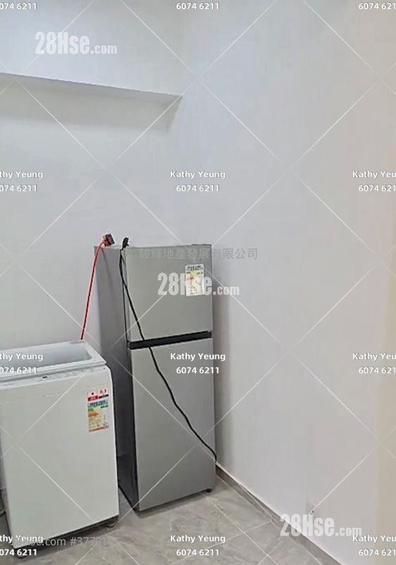 Mandarin Court Sell 2 Bedrooms , 1 Bathroom 276 ft²