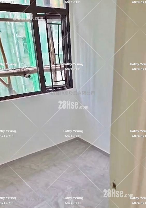 Mandarin Court Sell 2 Bedrooms , 1 Bathroom 276 ft²