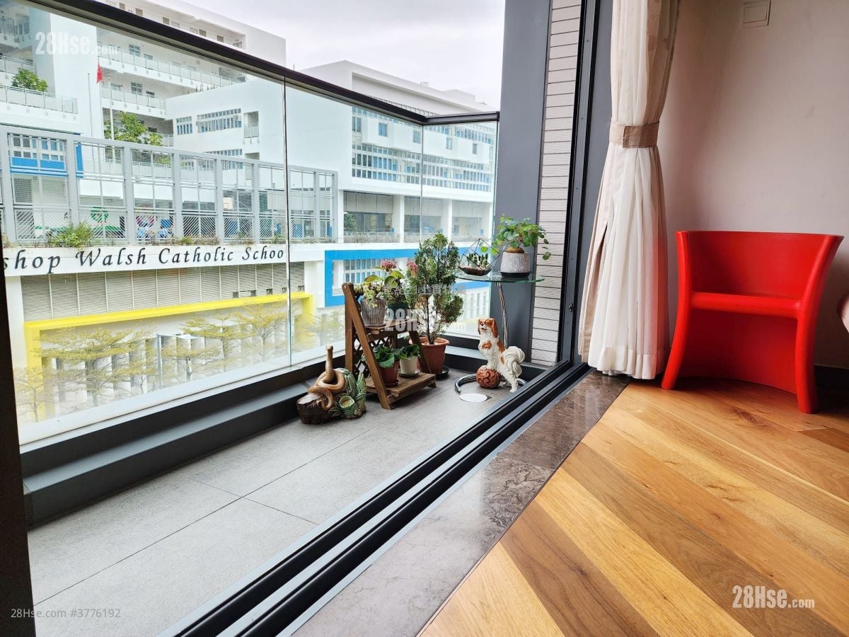 Parc Inverness Sell 5+ Bedrooms , 3 Bathrooms 1,489 ft²