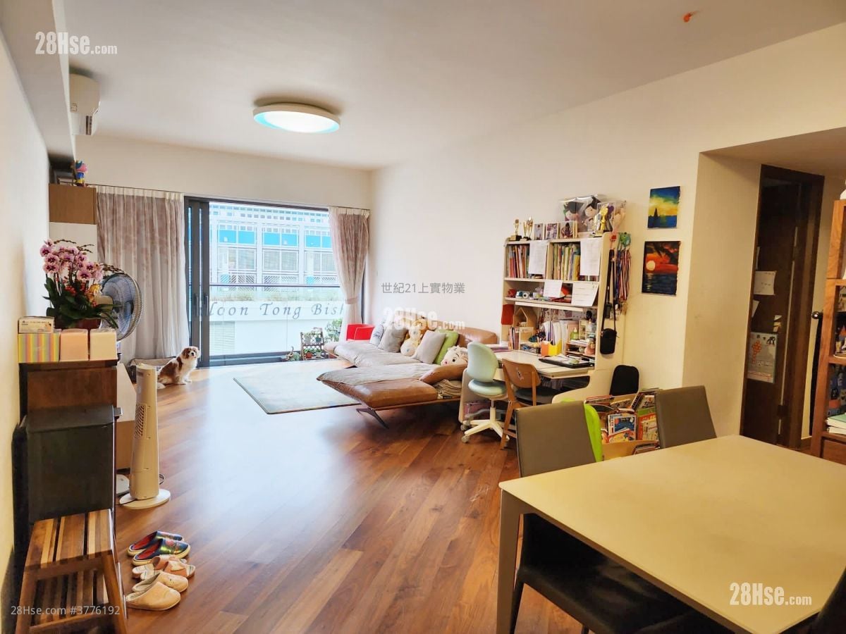 Parc Inverness Sell 5+ Bedrooms , 3 Bathrooms 1,489 ft²