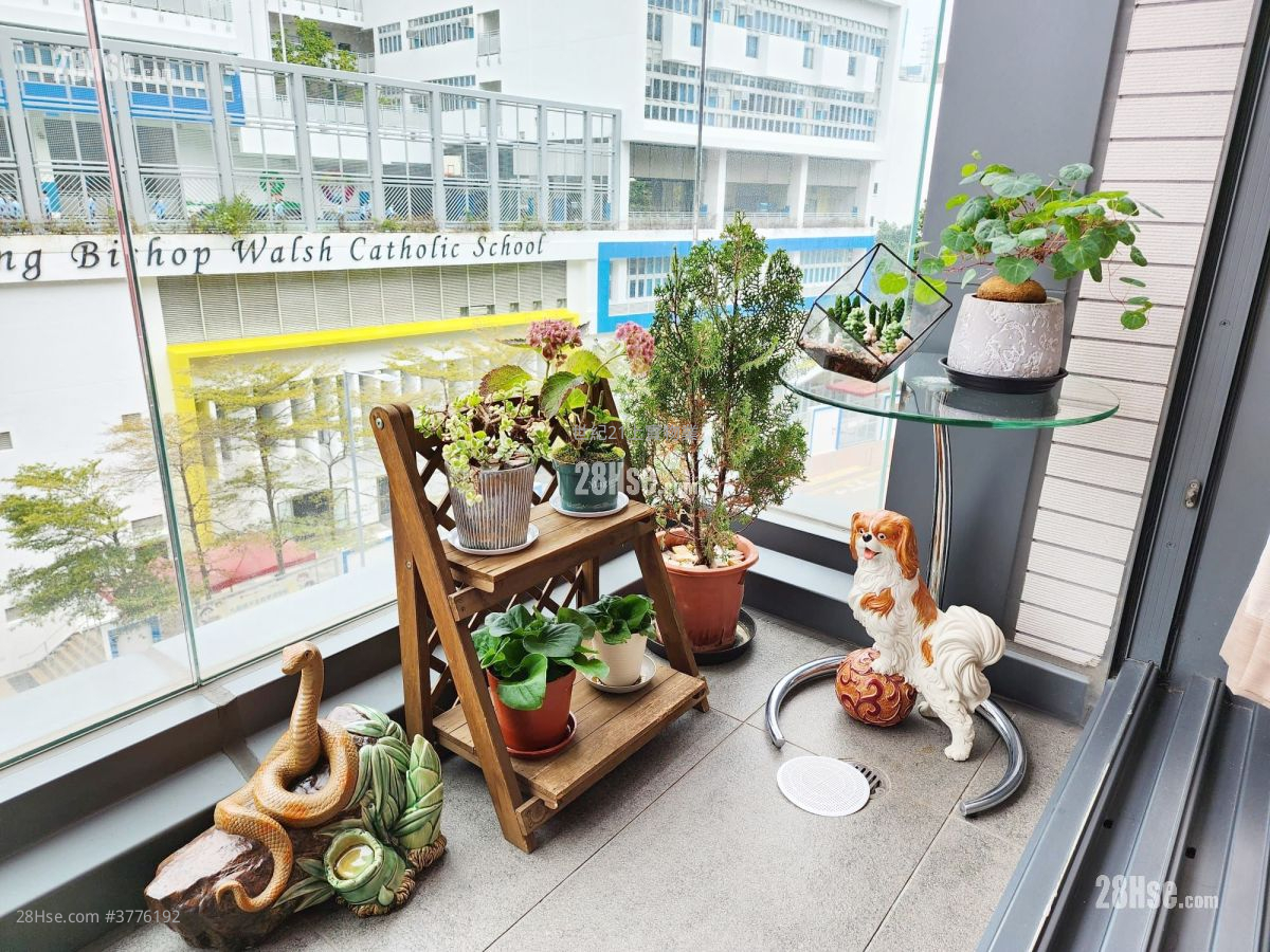 Parc Inverness Sell 5+ Bedrooms , 3 Bathrooms 1,489 ft²