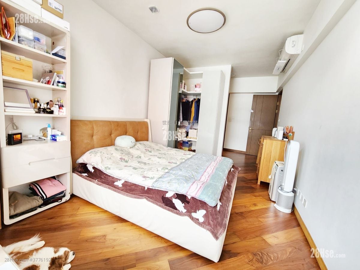 Parc Inverness Sell 5+ Bedrooms , 3 Bathrooms 1,489 ft²