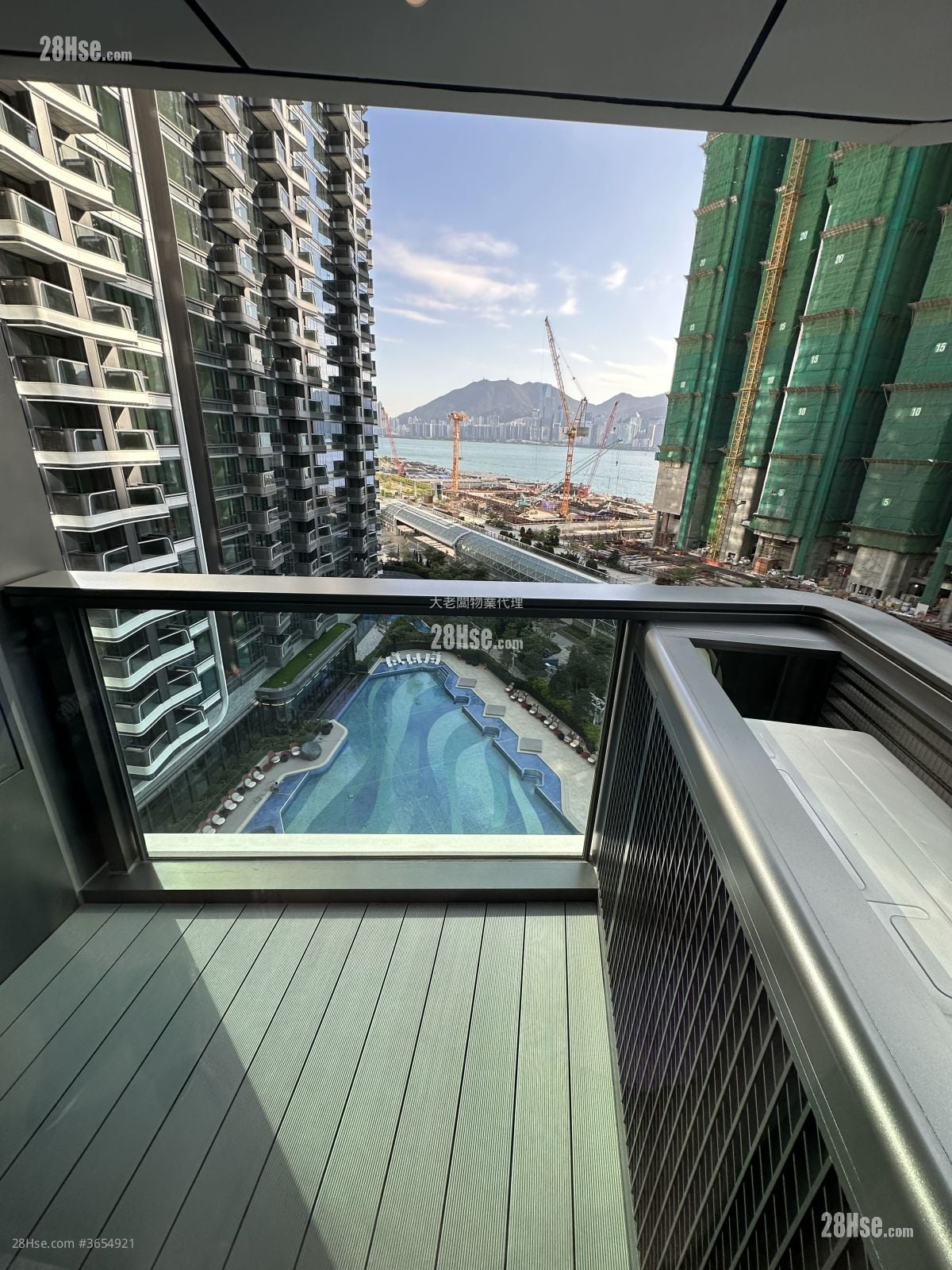 One Victoria Sell 2 Bedrooms , 1 Bathroom 536 ft²