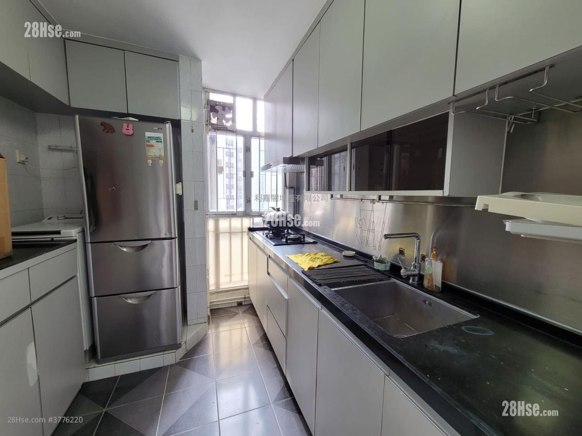 Taikoo Shing Sell 3 Bedrooms , 1 Bathroom 689 ft²