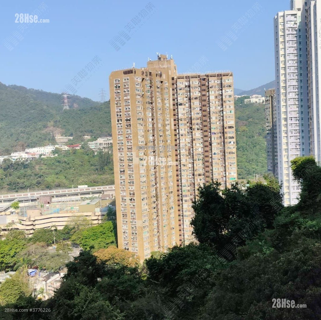 Parc Royale Sell 3 Bedrooms , 2 Bathrooms 942 ft²