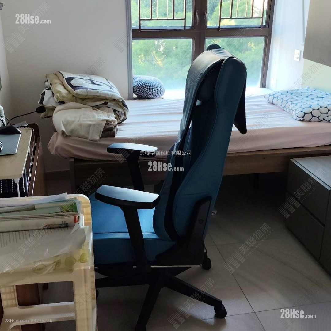 Parc Royale Sell 3 Bedrooms , 2 Bathrooms 942 ft²