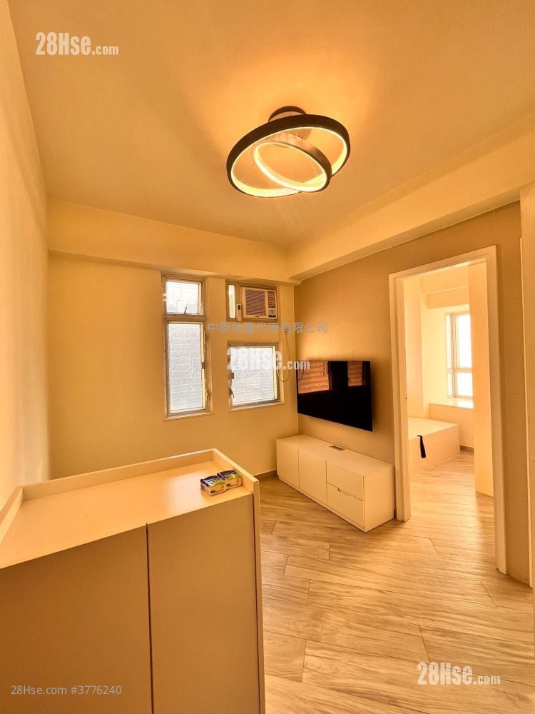 Tai Po Centre Sell 2 Bedrooms 313 ft²