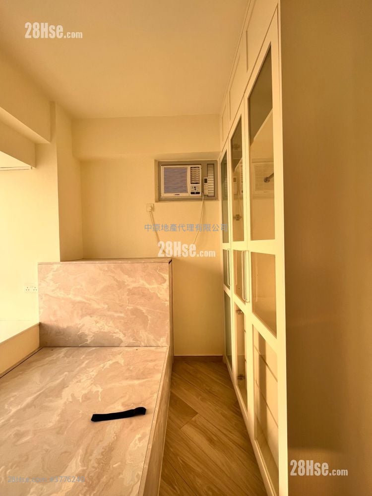 Tai Po Centre Sell 2 Bedrooms 313 ft²