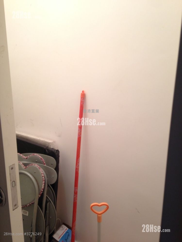 领都 售盘 3 房 , 2 浴室 714 平方尺