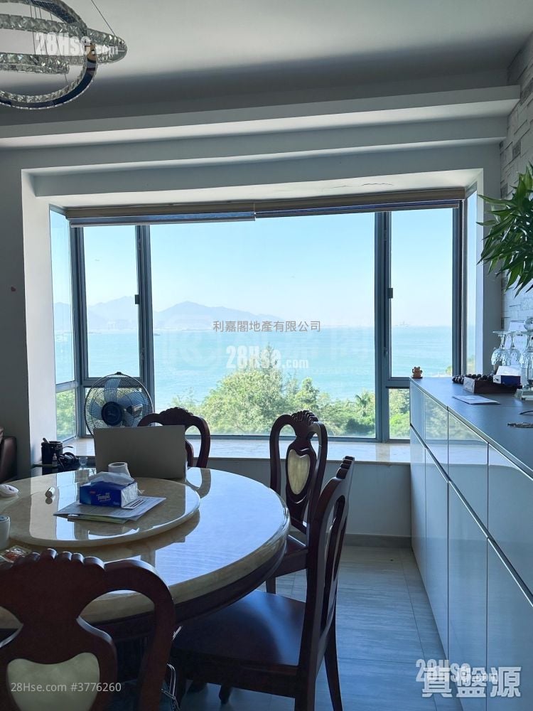 Peridot Court Sell 3 Bedrooms , 2 Bathrooms 1,155 ft²