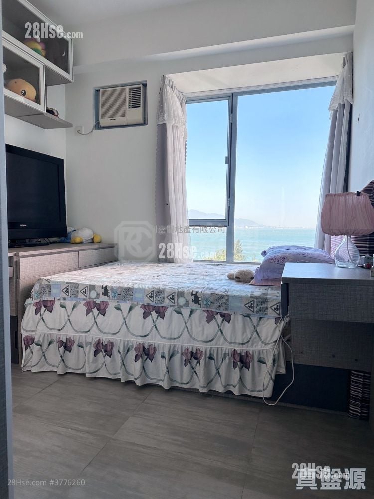 Peridot Court Sell 3 Bedrooms , 2 Bathrooms 1,155 ft²