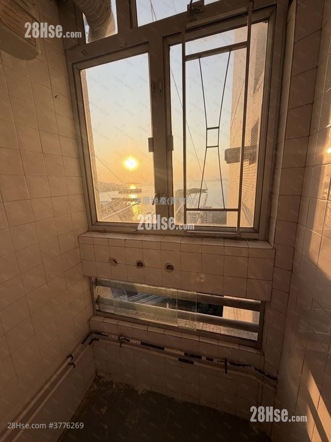 华贵邨 售盘 2 房 385 平方尺