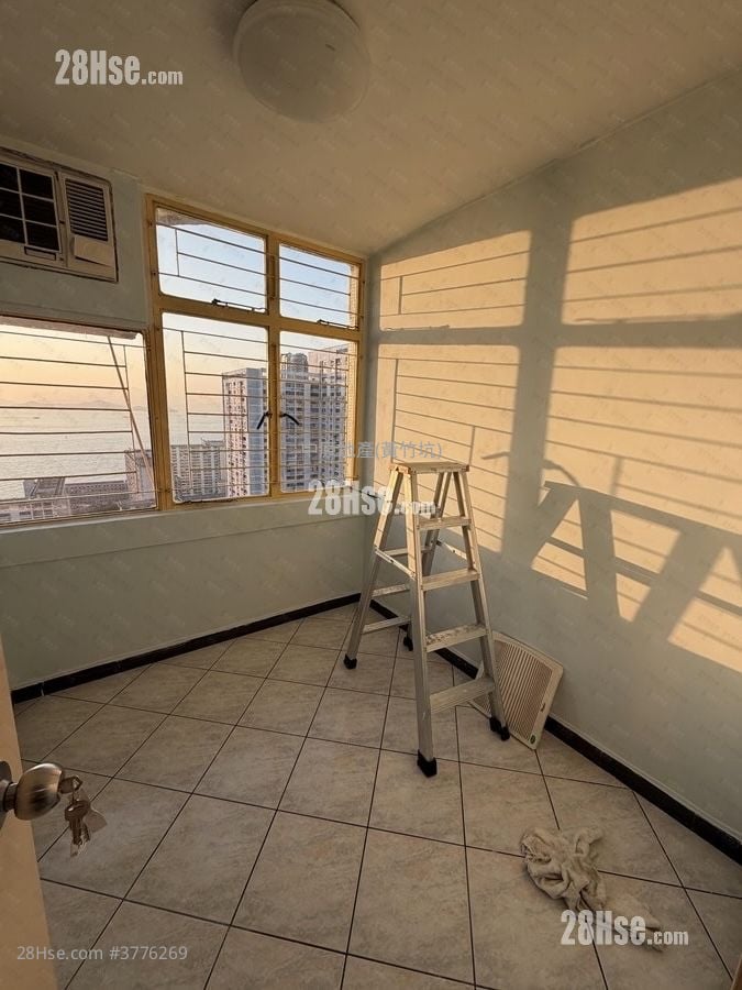 华贵邨 售盘 2 房 385 平方尺