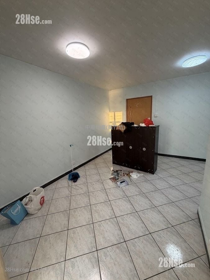 华贵邨 售盘 2 房 385 平方尺