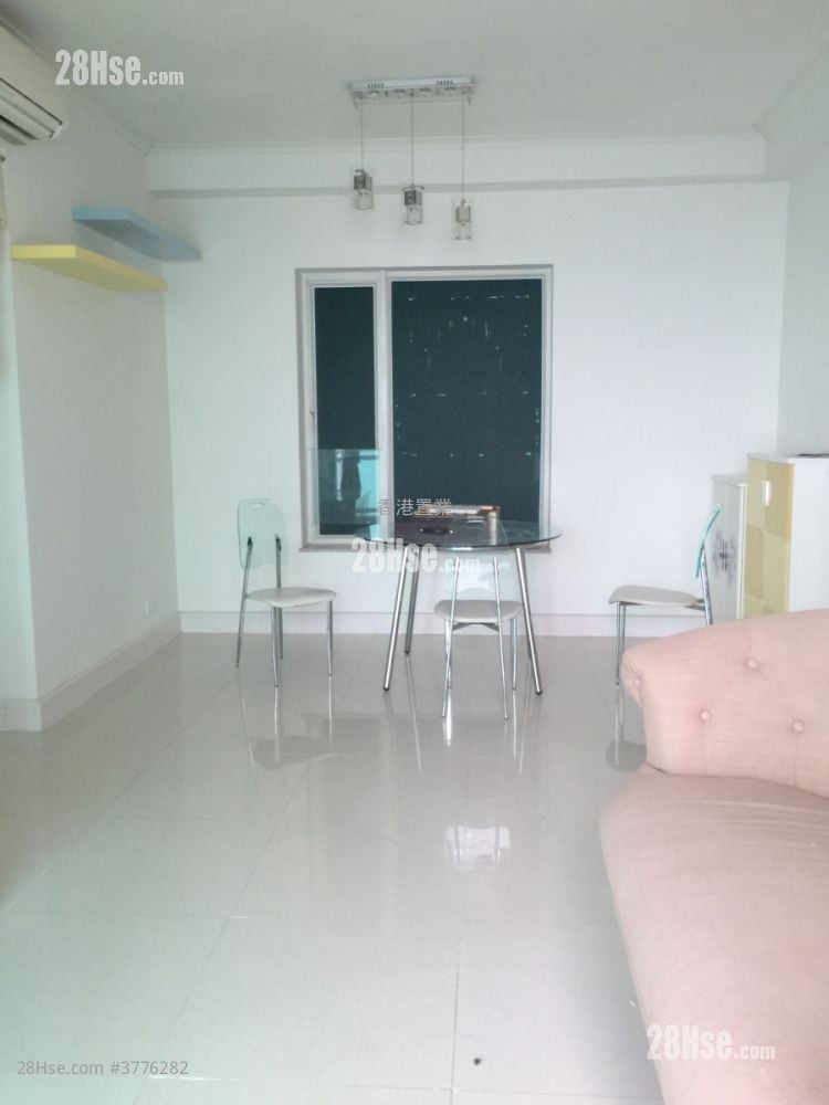 Le Prestige Sell 3 Bedrooms , 2 Bathrooms 717 ft²