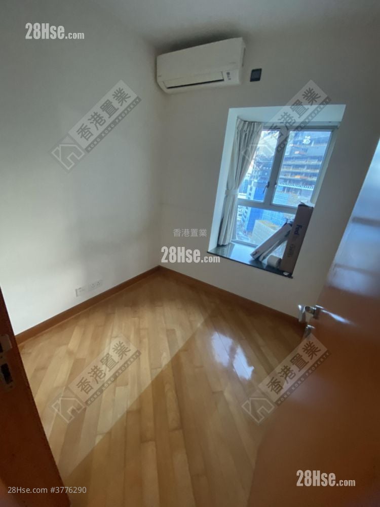 Park Central Sell 2 Bedrooms , 1 Bathroom 509 ft²