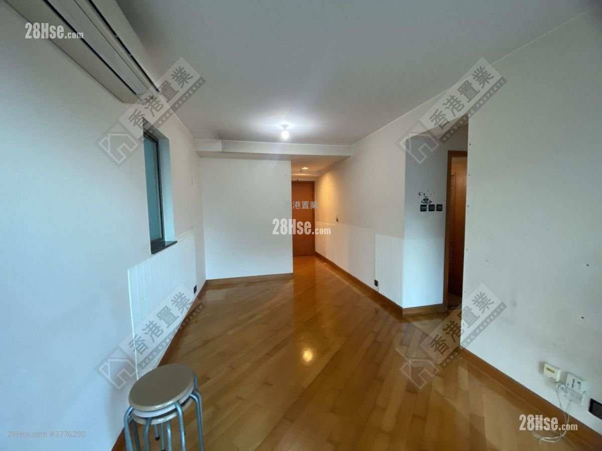 Park Central Sell 2 Bedrooms , 1 Bathroom 509 ft²
