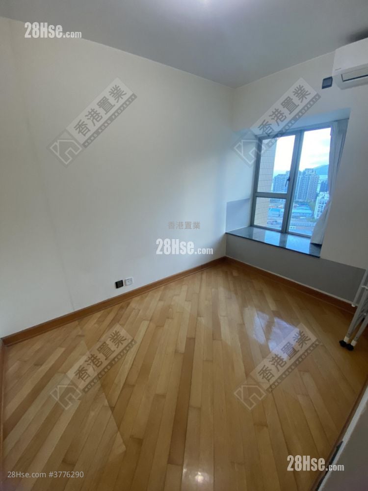 Park Central Sell 2 Bedrooms , 1 Bathroom 509 ft²