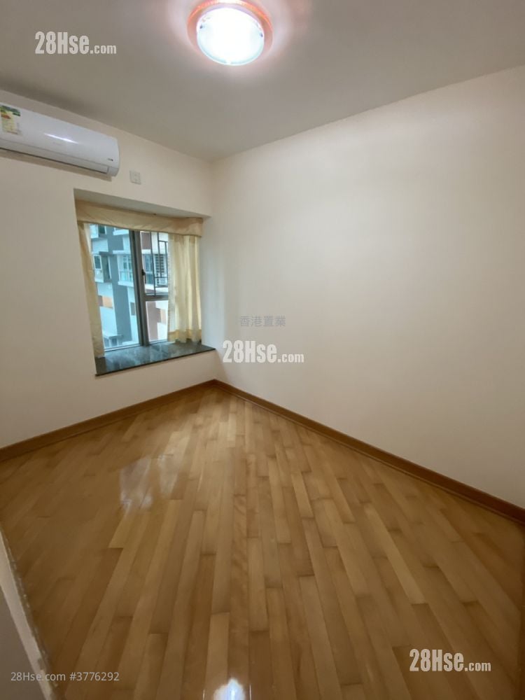 Park Central Sell 2 Bedrooms , 1 Bathroom 465 ft²