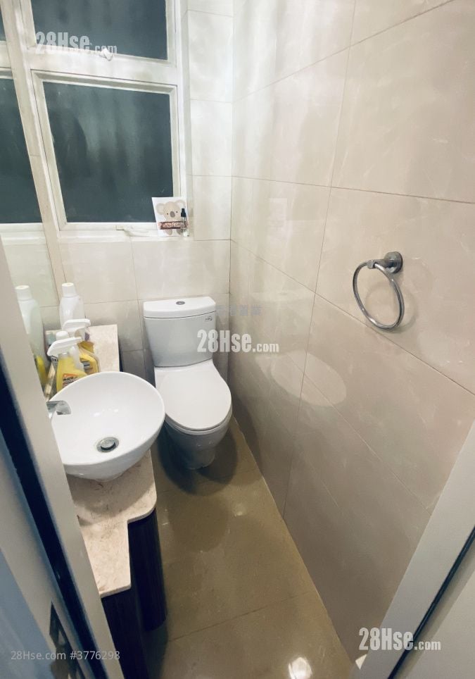 Le Prestige Sell 4 Bedrooms , 3 Bathrooms 976 ft²