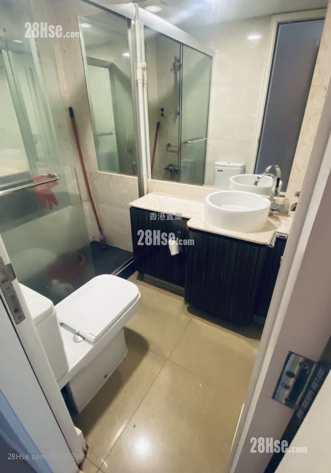 Le Prestige Sell 4 Bedrooms , 3 Bathrooms 976 ft²