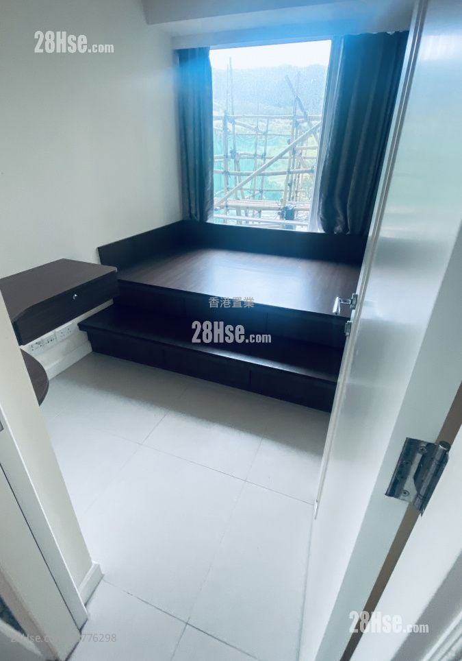 Le Prestige Sell 4 Bedrooms , 3 Bathrooms 976 ft²