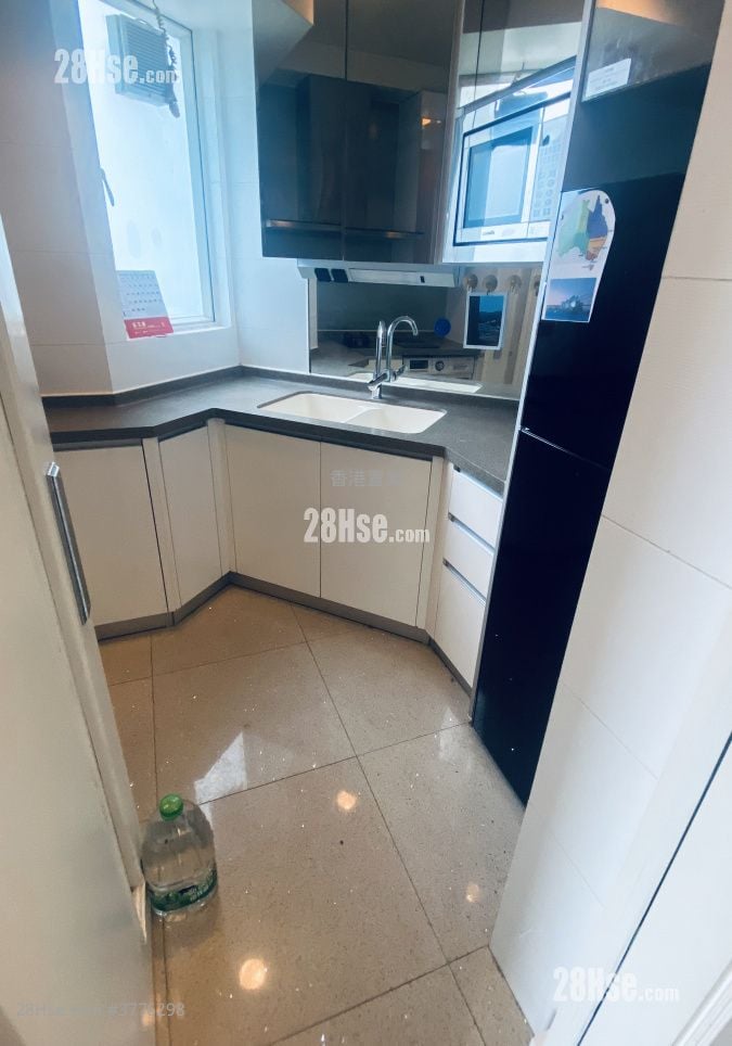 Le Prestige Sell 4 Bedrooms , 3 Bathrooms 976 ft²