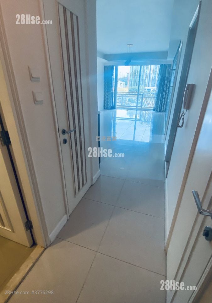 Le Prestige Sell 4 Bedrooms , 3 Bathrooms 976 ft²