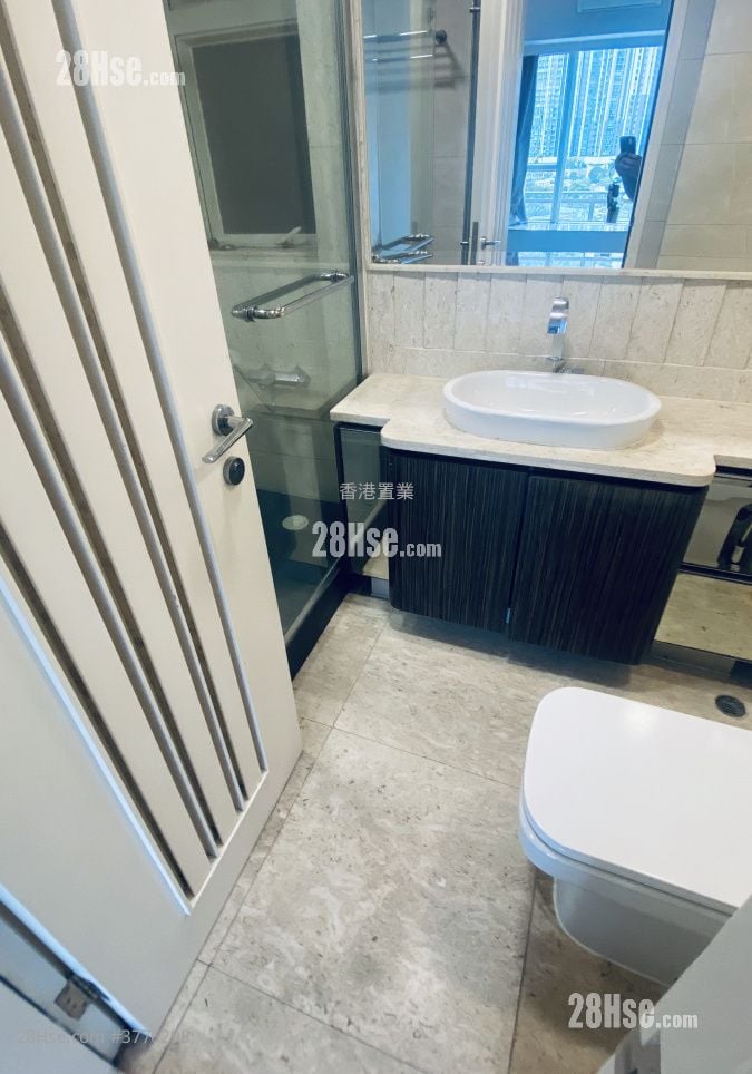 Le Prestige Sell 4 Bedrooms , 3 Bathrooms 976 ft²