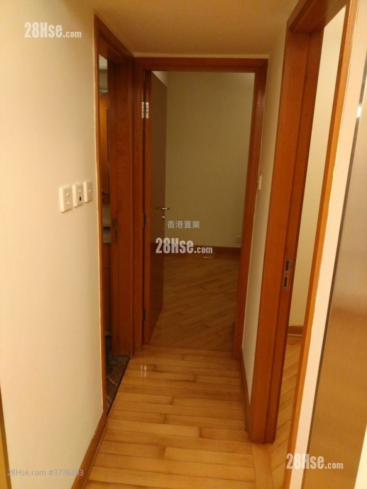 Park Central Sell 3 Bedrooms , 1 Bathroom 547 ft²