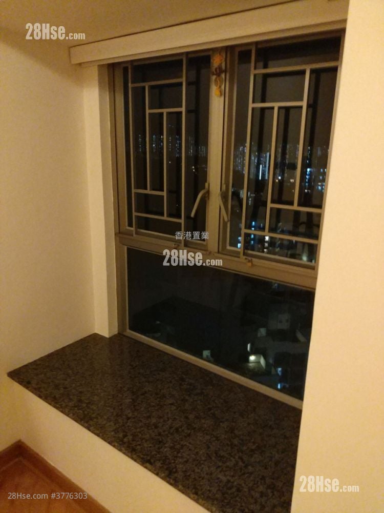 Park Central Sell 3 Bedrooms , 1 Bathroom 547 ft²