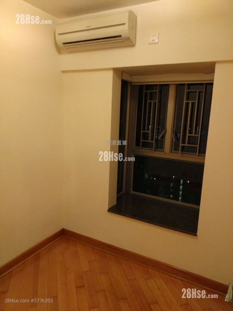 Park Central Sell 3 Bedrooms , 1 Bathroom 547 ft²