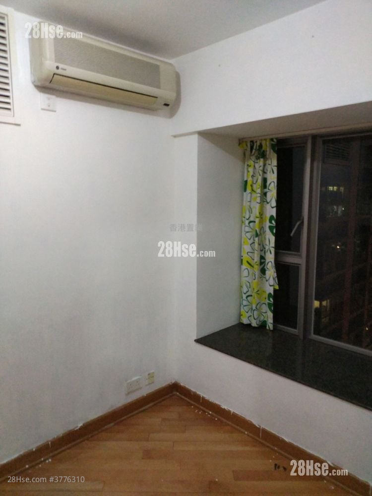 Park Central Sell 2 Bedrooms , 1 Bathroom 406 ft²
