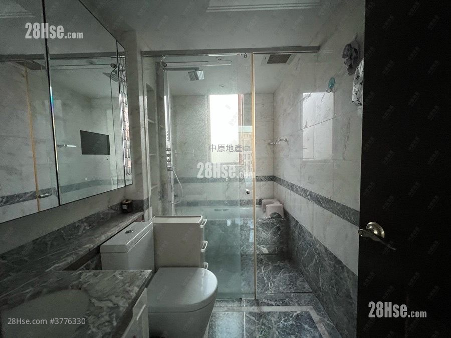 逸珑湾 售盘 4 房 1,252 平方尺