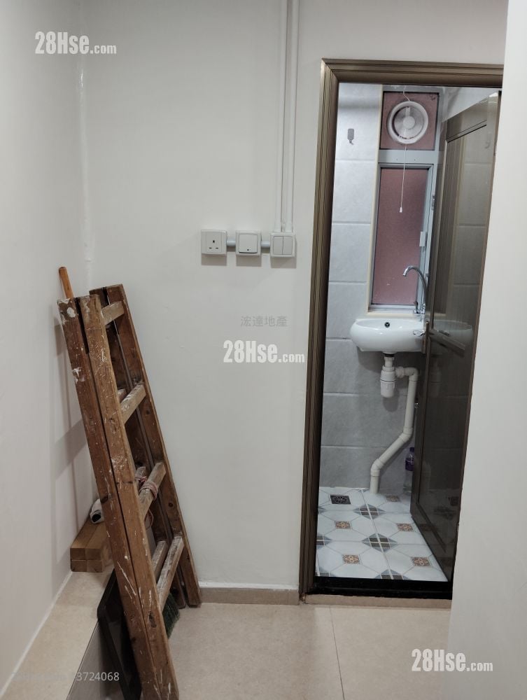 百乐大楼 租盘 110 平方尺