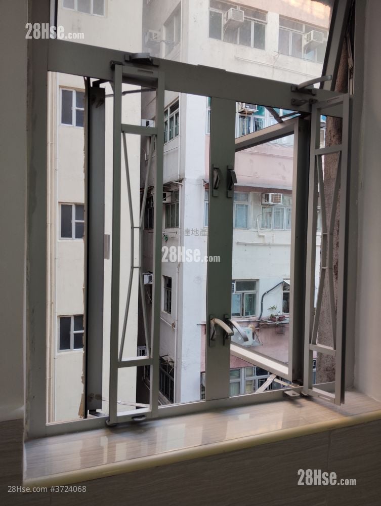 百乐大楼 租盘 110 平方尺