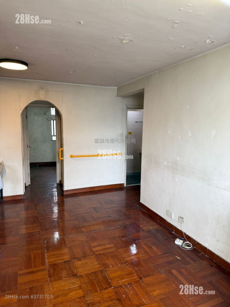 King Lai Court Sell 1 Bathroom 645 ft²