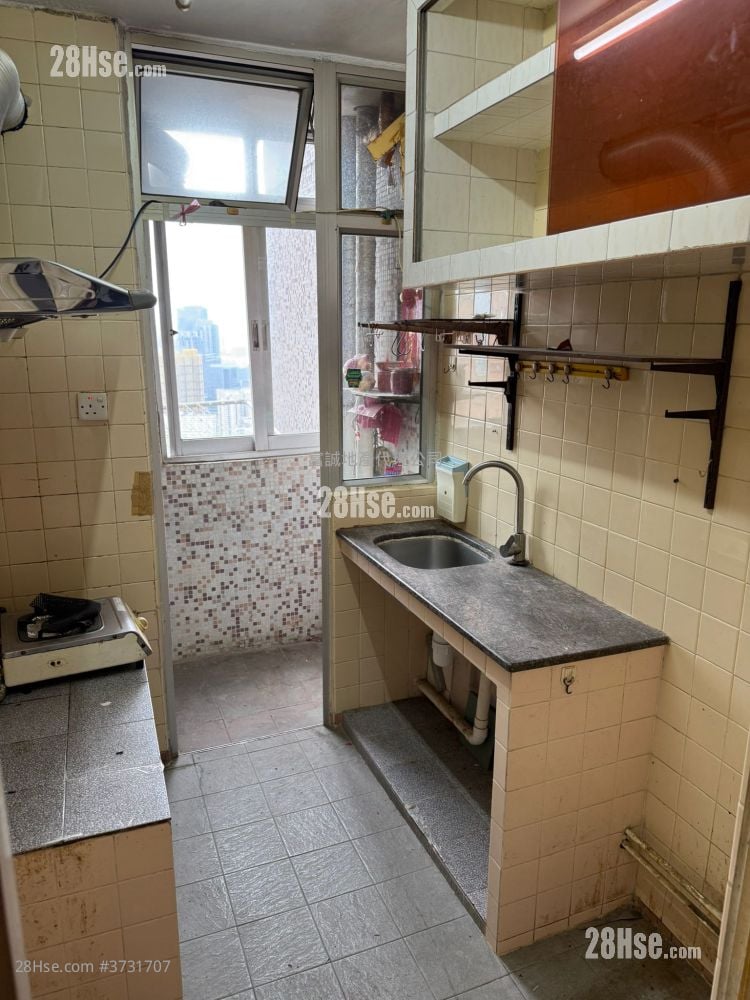 King Lai Court Sell 1 Bathroom 645 ft²