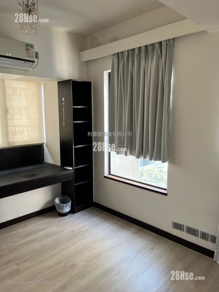 Valiant Park Sell 2 Bedrooms , 2 Bathrooms 725 ft²